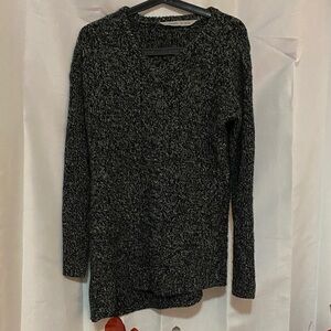 Athleta Cozy Black & White Marled V Neck Sweater